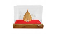 กรอบกล่องอะคริลิคฐานไม้สักโชว์ของสะสม